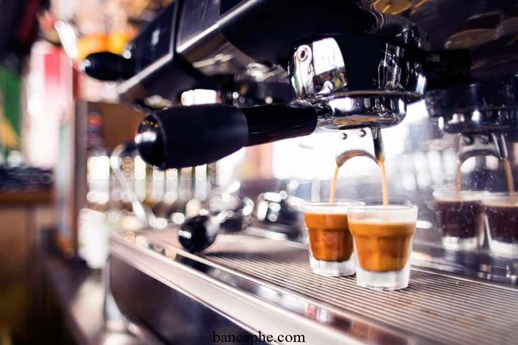 Pha máy cà phê nâng tầm trải nghiệm: Mô hình cà phê pha máy 2024 mang đến hương vị và tiện ích tuyệt vời